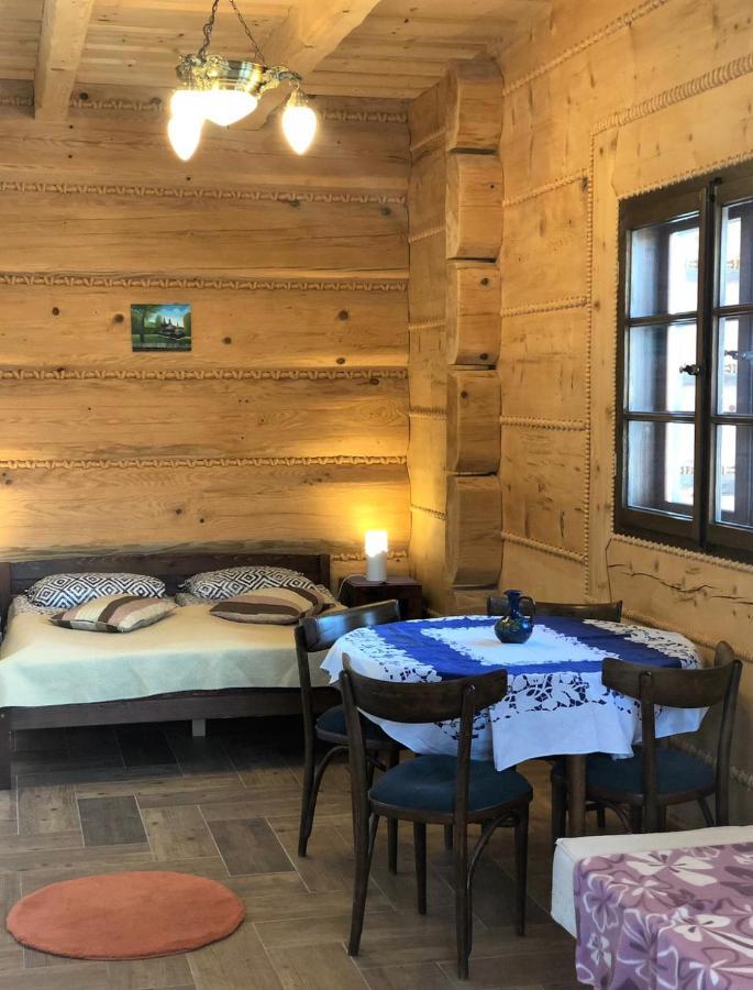 Chochlik Hotel Ustrzyki Dolne Exterior foto
